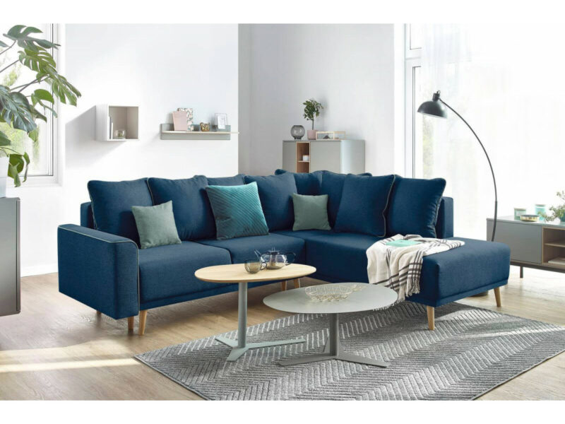 Comment décorer mon salon avec un canapé bleu