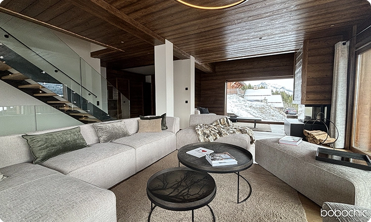 Le style moderne peut parfaitement s'intégrer à une décoration chalet