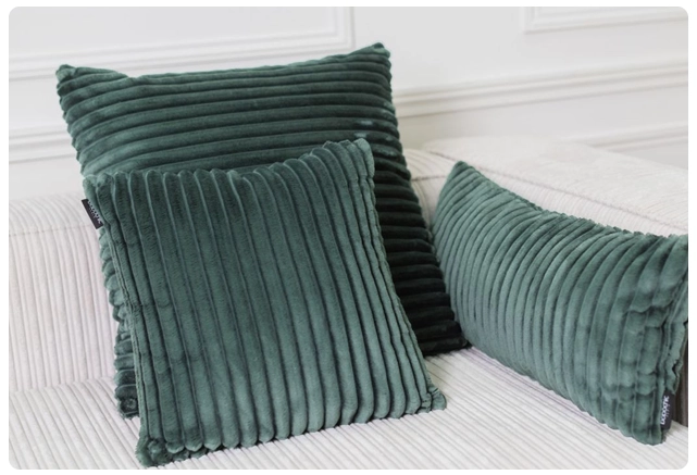 Comment accessoiriser votre canapé avec des coussins déco