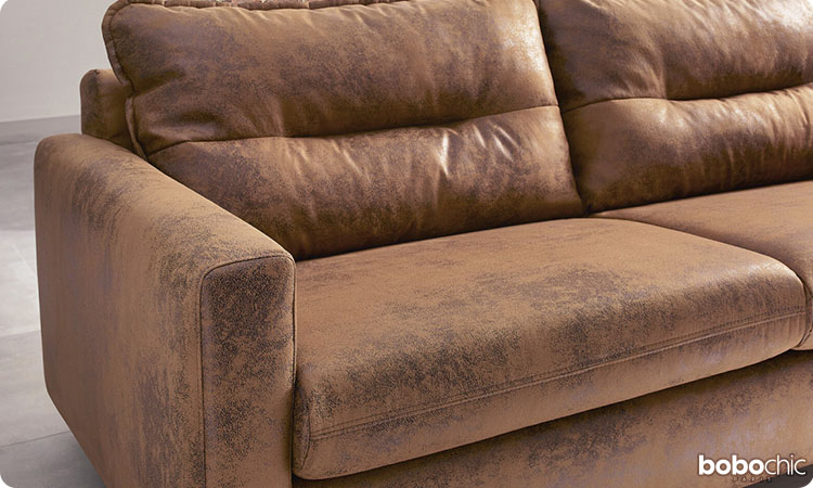 Avec un entretien doux et régulier, vous n'aurez aucune difficulté à conserver votre canapé en cuir en parfait état ! 