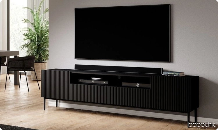 Pour un intérieur élégant & épuré, faites le choix du meuble TV KASHA noir ! 