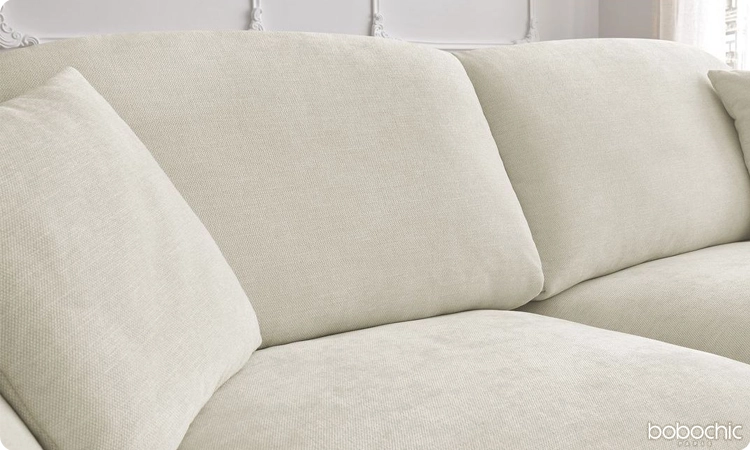 Comment nettoyer des taches tenaces sur un canapé en tissu ?