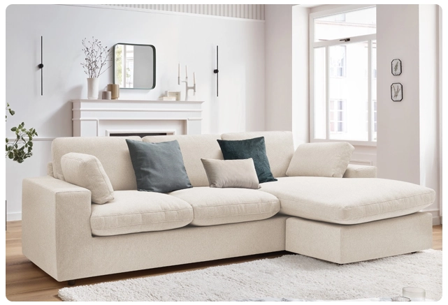 Comment intégrer un canapé d’angle dans une petite pièce ?