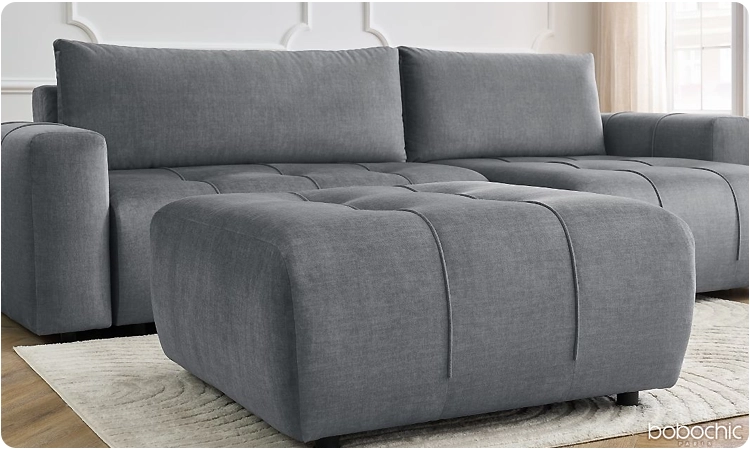 La brillance du canapé en velours fera toute la différence dans votre salon