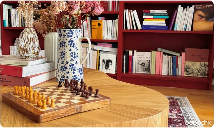 Table basse et rangement mural